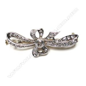 Pavé Diamond Platinum Bow Brooch