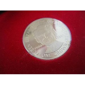 A gold Pobjoy Mint Crown, Queen Elizabeth, The Queen Mother…