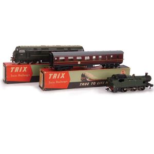 Trix twin F106 Warship Class diesel loco 'Vanguard' boxed (VG),…