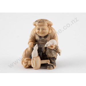 Three Mice Man Netsuke - Netsuke - Oriental