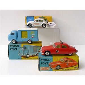 Corgi models, including 435 Karrier 'Bantam' Dairy Produce van;…