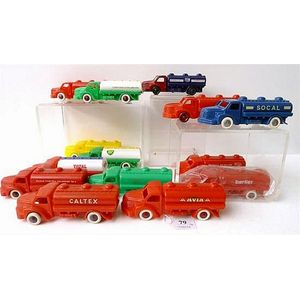 Fourteen Vape (France) friction plastic model petrol tankers,…