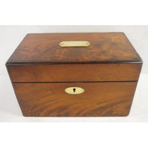Late Regency/early Victorian flame mahogany tea caddy, with…