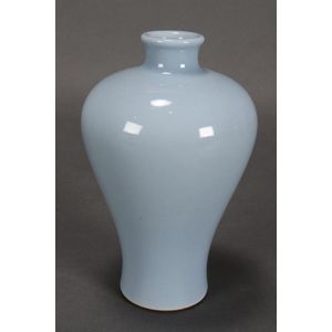 Chinese monochrome vase, with short neck and meiping body, in a&hellip;