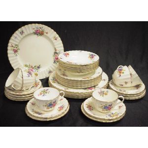 Royal Worcester (England) cups & saucers/trios - price guide and