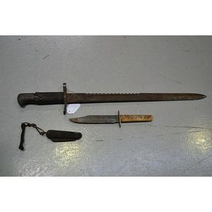 World War I German bayonet knife, pocket knife & another horn…