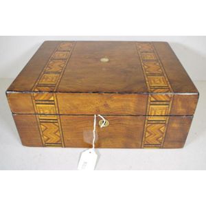 Victorian walnut workbox, with Tunbridge inlay and lift out…