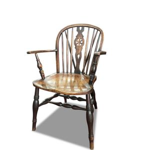 19th century elm Windsor chair, with curved back and pierced&hellip;
