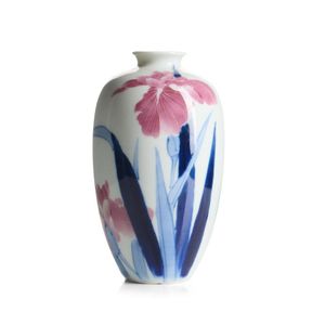 A Japanese Hirado vase, Meiji period (1868-1912), small high…