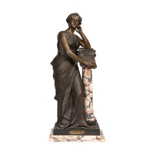 1936年ハンガリーブタペスト生まれの彫像家Laszlo Kutasの作品 Mother and Child