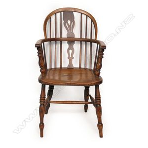 An early 19th century elm Windsor armchair, pierced splat back,&hellip;
