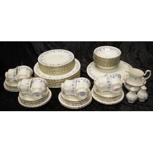 Royal Albert 'memory Lane' 8-person Dinner Set - Royal Albert - Ceramics