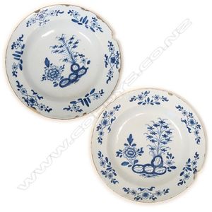 Details about   Antique Dordrecht Blue Earthenware Transfer-ware Belgium 4 Floral Plates Delft 