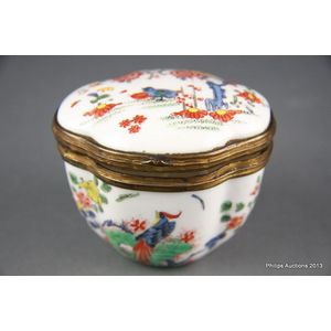 A Continental porcelain snuff box, chantilly-style, lozenge…