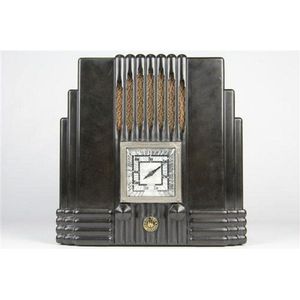 AWA the Fisk Radiolette Empire state Bakelite Radio having five…