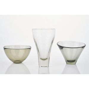 Michael Bang pour Holmegaard. Trois tasses en verre d'art orange et blanc des années 1960. - En vente sur France