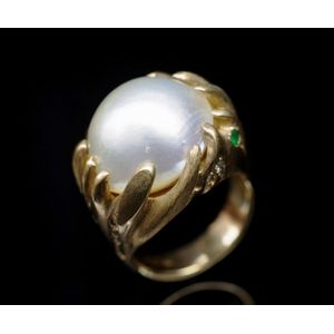 Mabe pearl and 9ct yellow gold ring set with supporting…