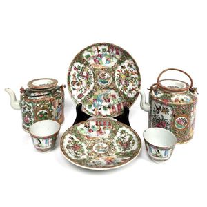 A collection of antique Cantonese famille rose export tea ware…