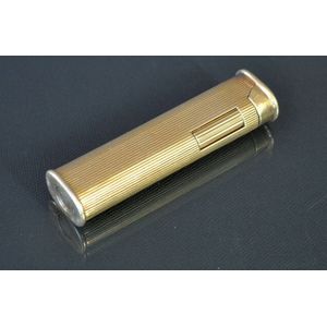 18ct yellow gold cigarette lighter. No brand name apparent.…