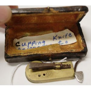 Georgian spring Lancet Bloodletting knife brass & steel, 5 cm x…