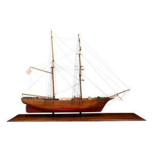 vintage collectable full models ships and boats - price 