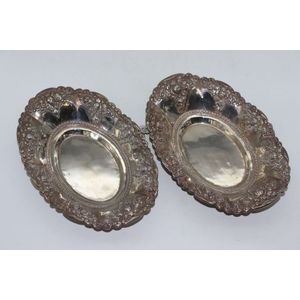 Pair of 800 silver bon bon dishes, embossed decoration of&hellip;