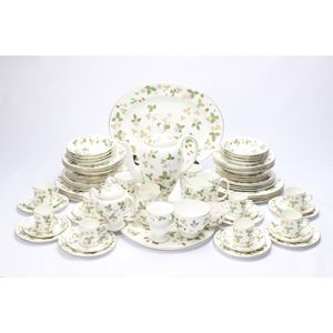 Wedgwood 'Wild Strawberry' dinner setting for eight persons&hellip;