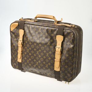 Louis Vuitton 19 - 22 Size Travel Luggage for sale