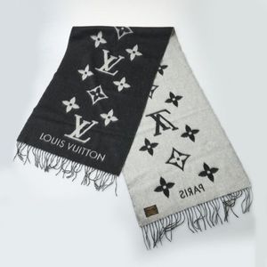 Louis Vuitton New Wool Hat Scarf Set For Sale at 1stDibs