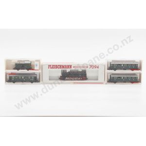 N gauge Fleischmann railway Db Class 94 0-10-0 loco with four…