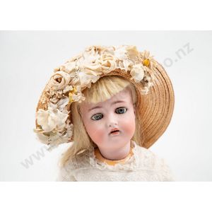 Simon & Halbig bisque doll blue sleeping eyes with flashes,…