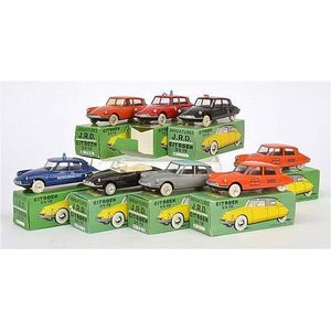 8 JRD reissue Citroen Ds 19 models, including 2 x JRD…