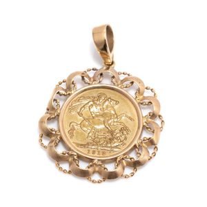 A gold sovereign pendant, Sydney mint 1913 sovereign in a 9ct…