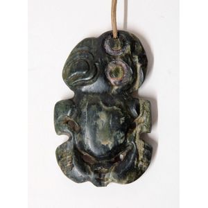 An early/mid 20th century Maori greenstone double sided hei…