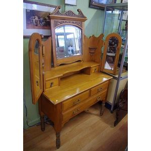 Edwardian pine dressing table with five drawers and three&hellip;