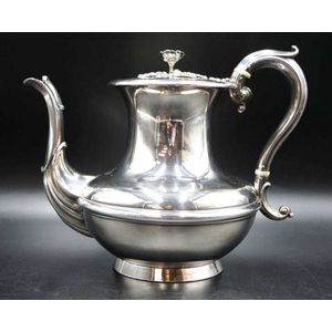 Good silver plate teapot marked to base, height 19 cm