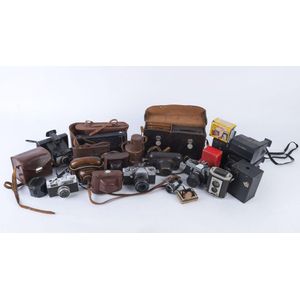 A range of photographic equipment and cameras including…