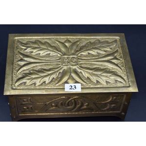 Arts & Crafts period hammered brass casket, width 21.7 cm