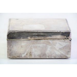 Early 20th century hallmarked 20th century cigarette box, width…
