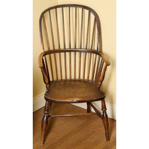 An elm and beech Windsor chair, first half 19th century, the&hellip;