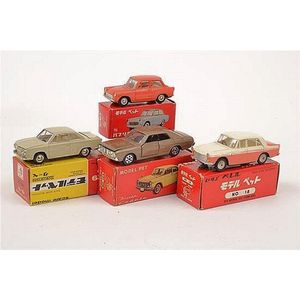 4 model Pet models, including 10s Nissan Cedric; 14 Toyota…