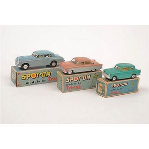 Three Spot On models, including 102 Bentley 4 door saloon, two…