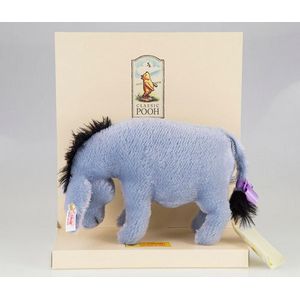 Boxed as new, limited edition Steiff 2001 classic Pooh series…