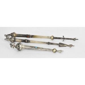 Three small silver torah Yads, two with lion finials. 20th…