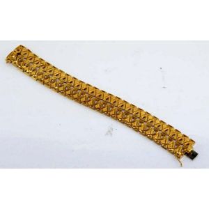 Good 18ct yellow gold bracelet, with stylized figure 8 links,&hellip;
