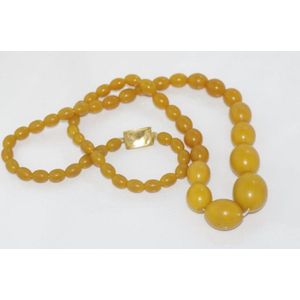 yellow bakelite necklace