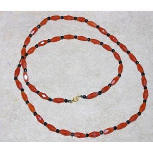 Facetted carnelian and jet necklace