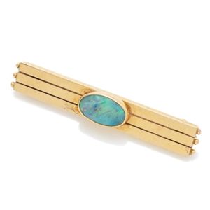 An antique Australian 18ct gold opal bar brooch, triple bar&hellip;