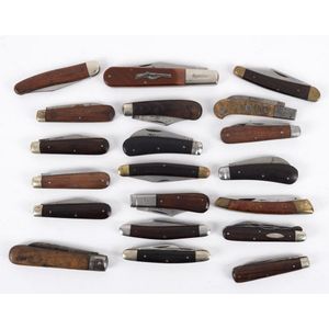 Twenty assorted folding pocket knives including Remington, Le…