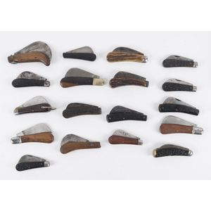 Sixteen assorted pocket knives with hon and timber handles,…